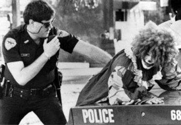 clown-arrest